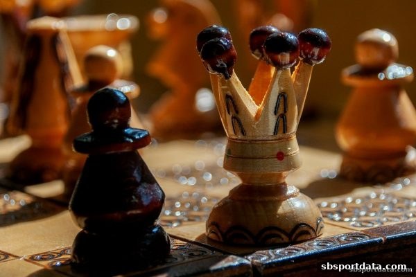 sb体育带你揭秘：扑克花色背后的博弈密码与“五龙争霸”玩法解析
